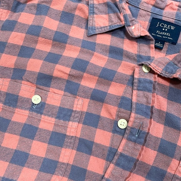 J Crew Factory Buffalo check flannel - Picture 2 of 2
